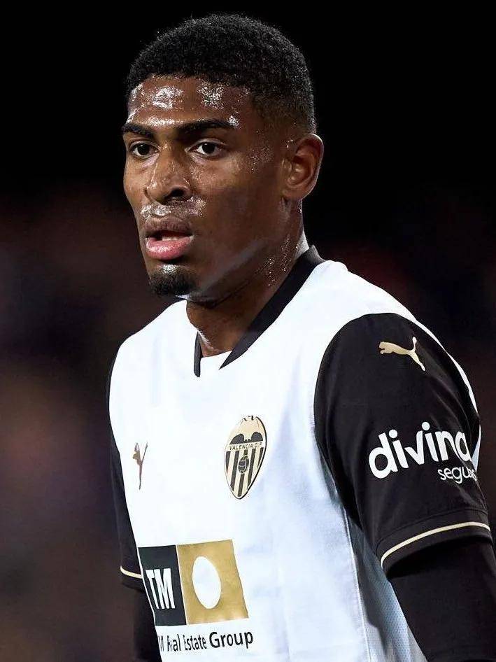 表现至关重 表现至关重