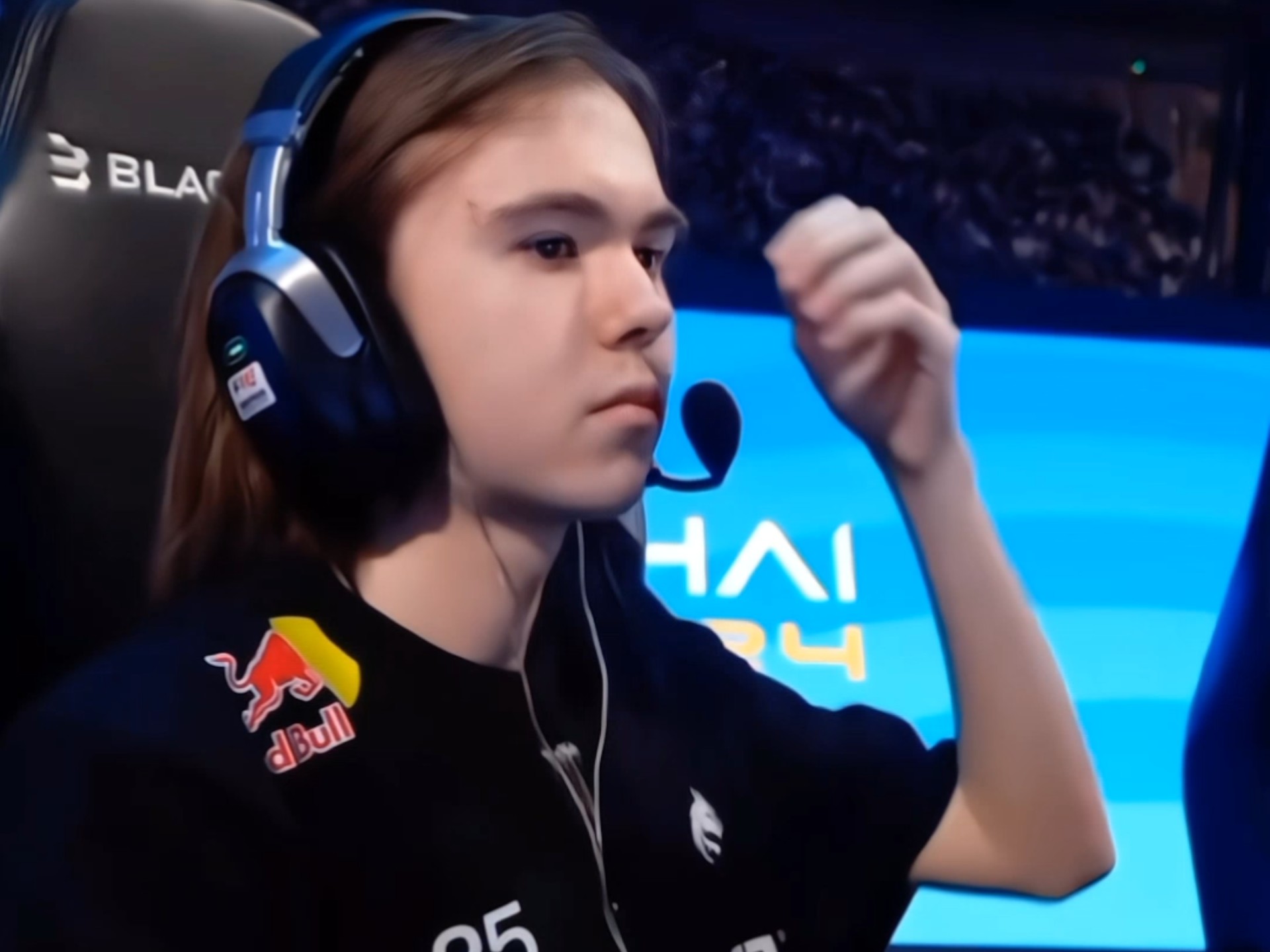 中同样不容 中同样不容